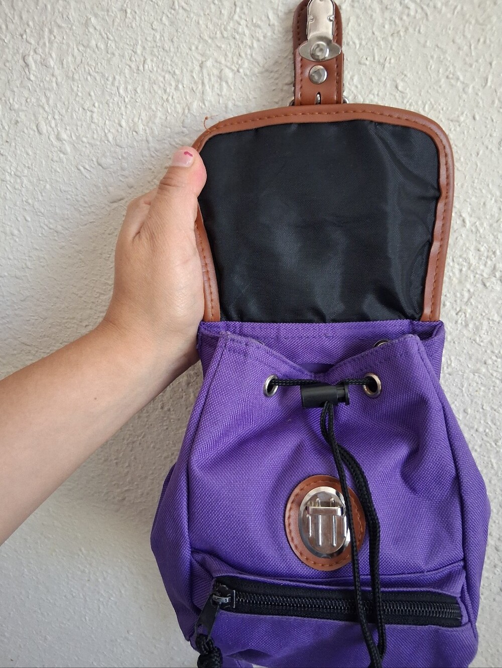 90's Mini Drawstring Backpack - Picture 5 of 8